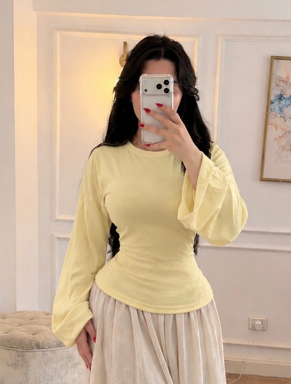 Fitted yellow shirt
